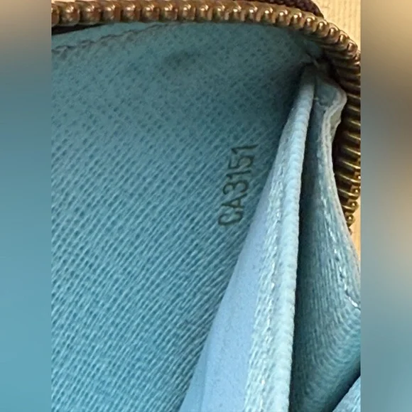 LOUIS VUITTON-CA3151 Limited Edition Illustre Balloon Zippy Wallet(Turquoise Int - Picture 12 of 12